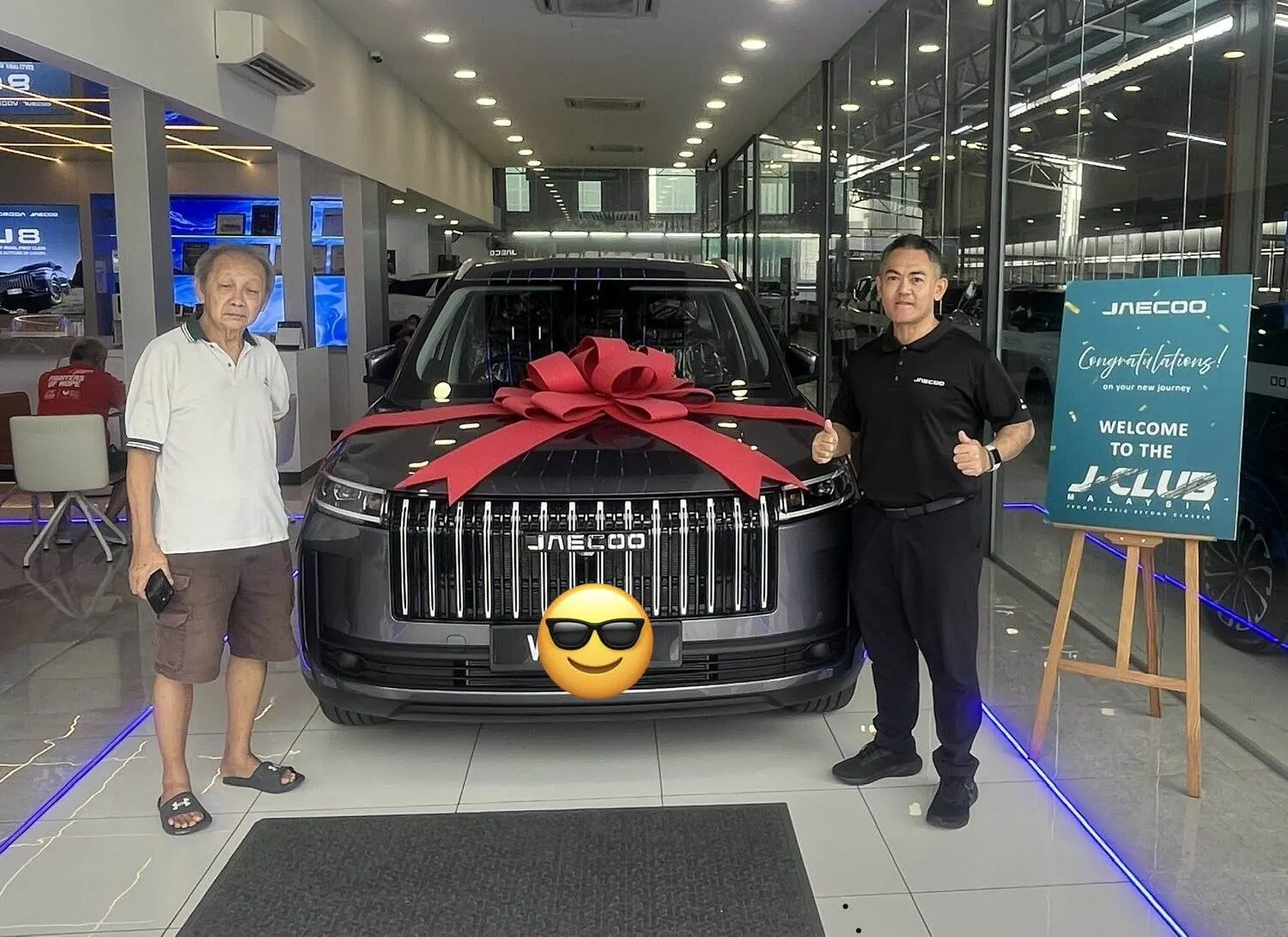 JAECOO customer vehicle delivery celebration 4