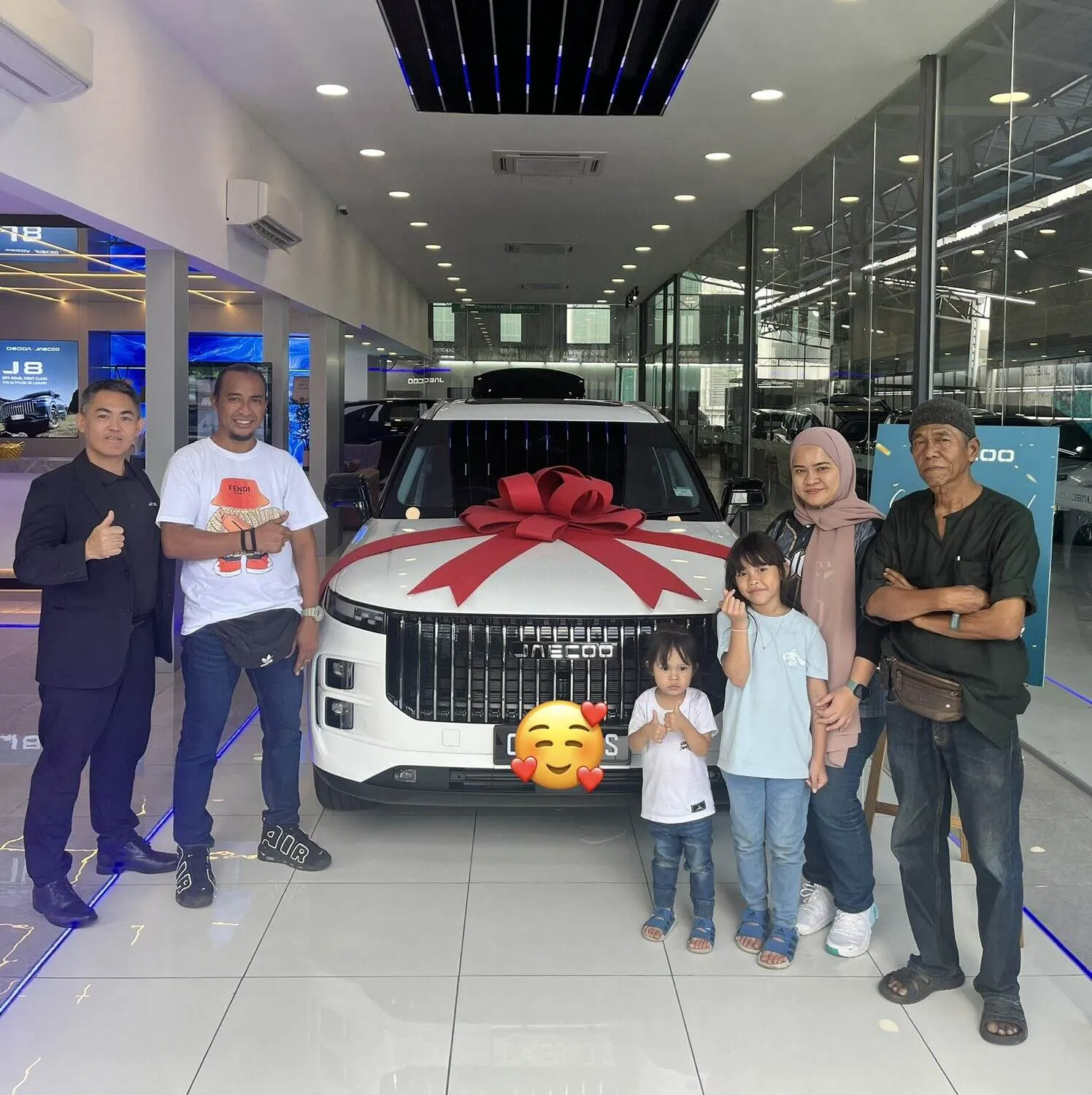 JAECOO customer vehicle delivery celebration 7